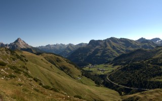  Blick nach Warth